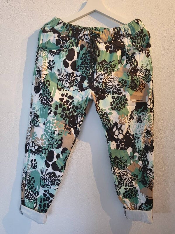 Hose grün/schwarz, Gr. 38 - 44