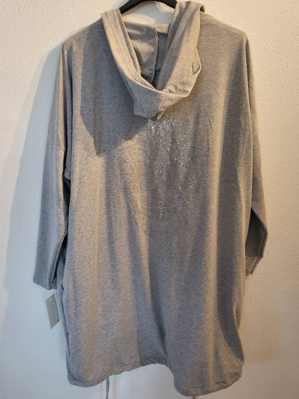 Cardigan grau mit Totenkopf, Gr. 38 -52/54, 1x verfügbar