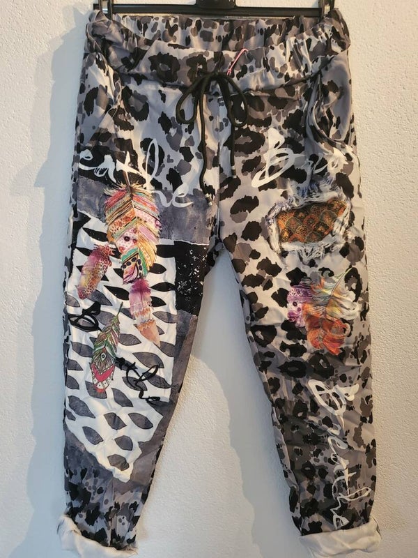 Hose schwarz/weiss Federn, Gr. 36/38 - 40/42, 1x verfügbar