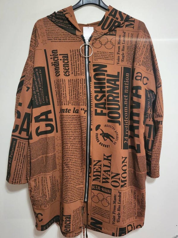 Cardigan braun mit Schrift, Gr. 36 - 42/44, 1x verfügbar