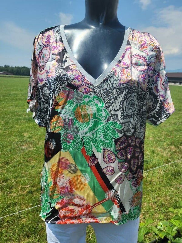Tshirt floral schwarz, Gr. 38 - 42, 1x verfügbar