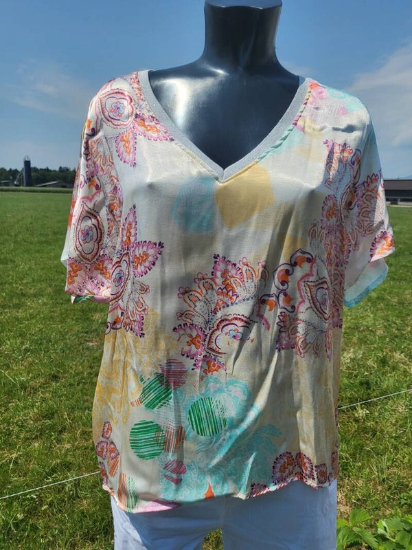 Tshirt floral weiss, Gr. 38 - 42, 1x verfügbar