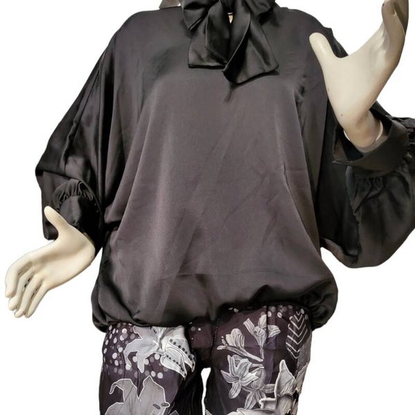 Bluse schwarz mit weiten Ärmeln, Gr. 38 - 44 - 1x verfügbar