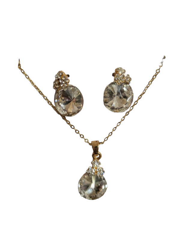Schmuck-Set, Kette mit Ohrstecker goldig - 1x verfügbar
