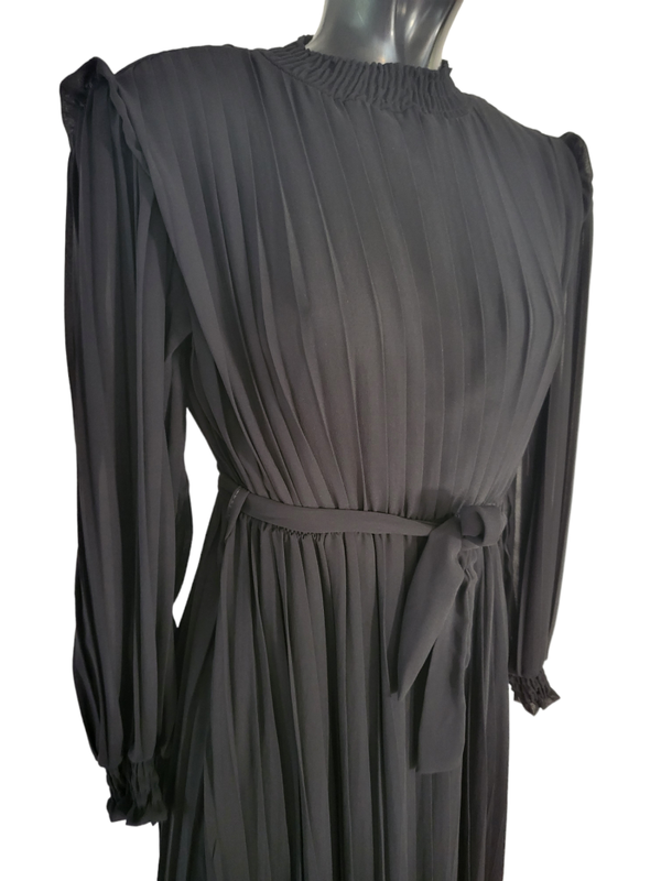 Plisseekleid schwarz, Gr. 36 - 42 - 3x verfügbar