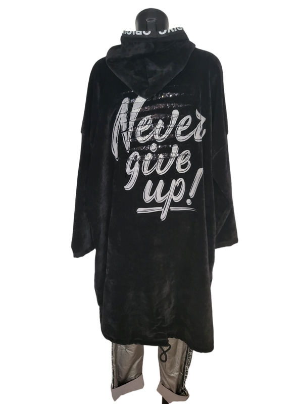XL Hoodie schwarz "never give up!", Gr. 40 - 52