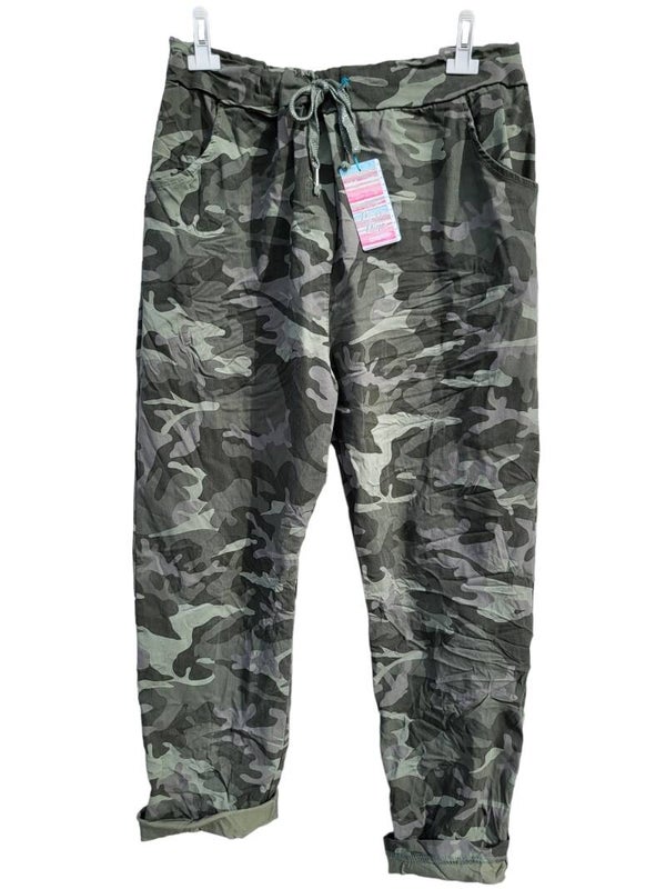 Stretchhose Camouflage grün, Gr. 46 - 50, 1x verfügbar