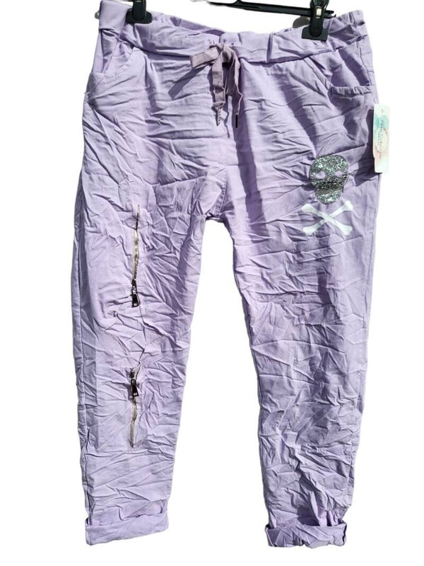 Stretchhose lila "Totenkopf", Gr. 44/46, 1x verfügbar