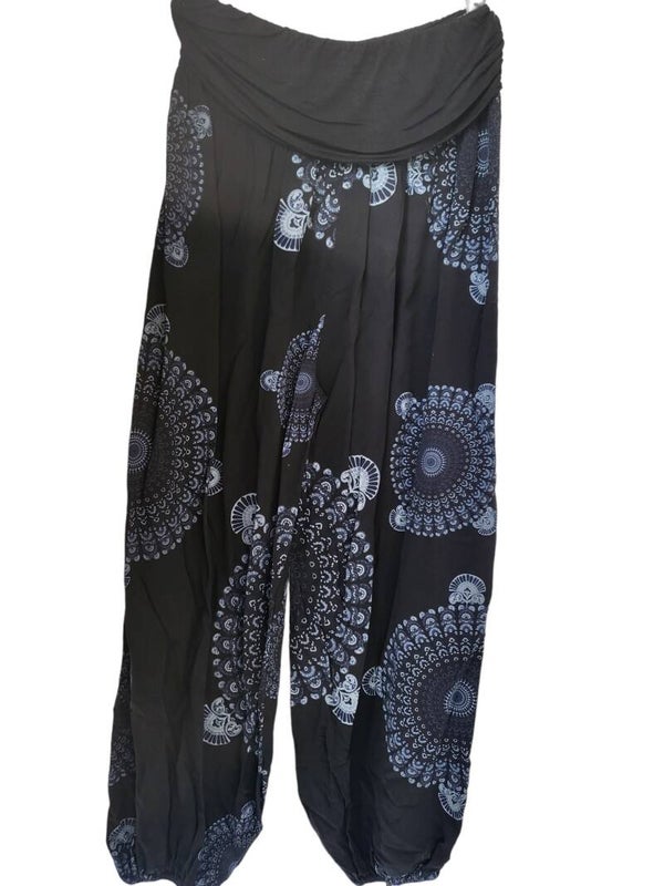 Pludderhose schwarz "flowers", Gr. 38/40 - 46, 1x verfügbar