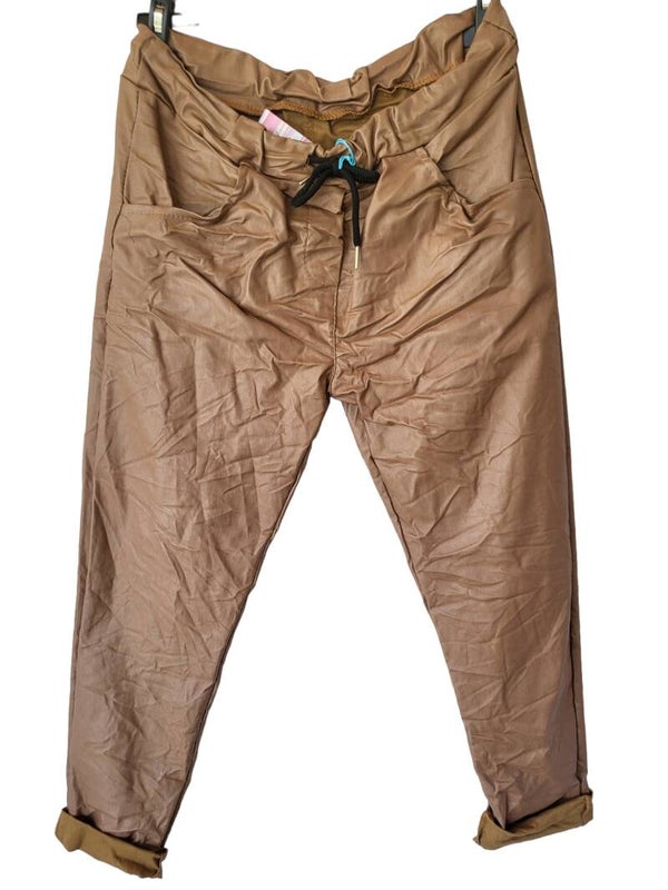 Kunstleder Stretchhose cammel, Gr. 38/40 - 1x verfügbar