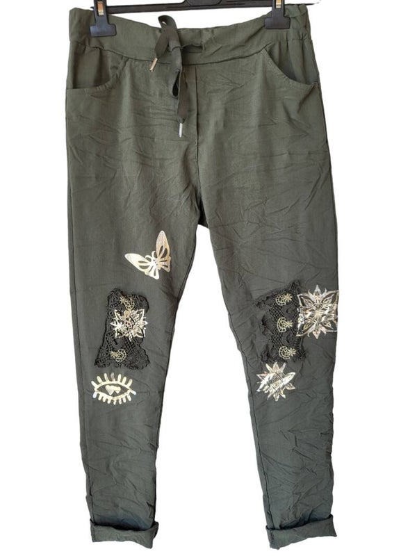Stretchhose khaki mit Schmetterlingen goldig, Gr. 38 - 42, 1x verfügbar