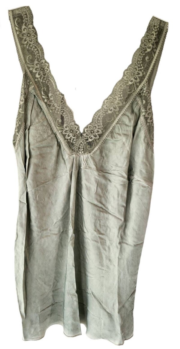 Trägershirt mit Spitze "light military green", Gr. 38 - 42 - 2x verfügbar