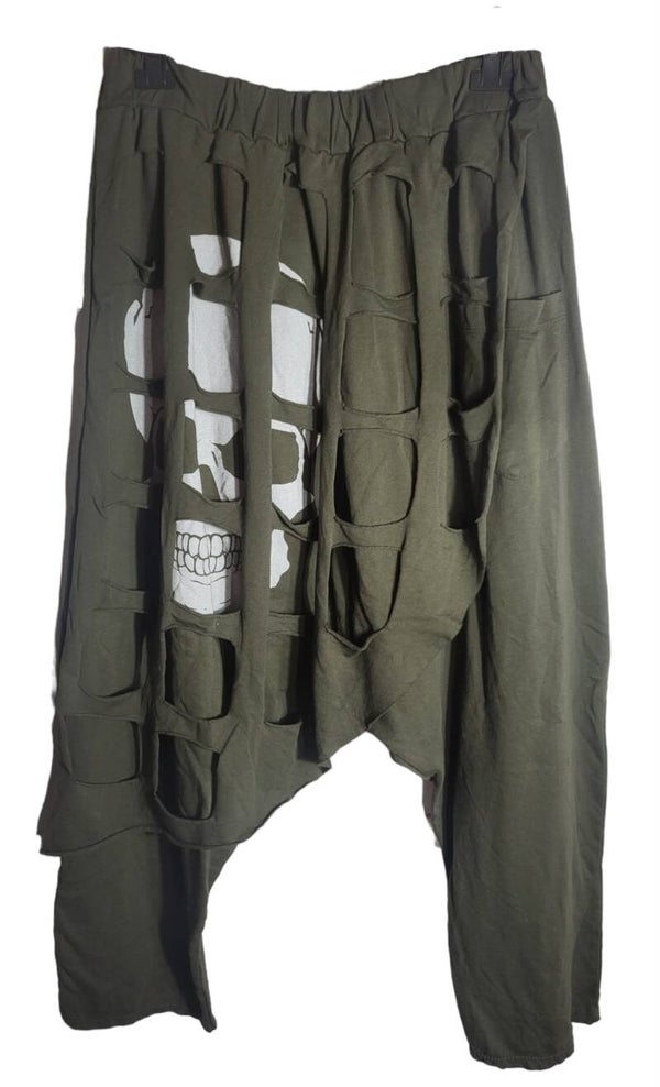 Baggypant khaki mit Skull, Gr. 42/44 - 46, 1x verfügbar