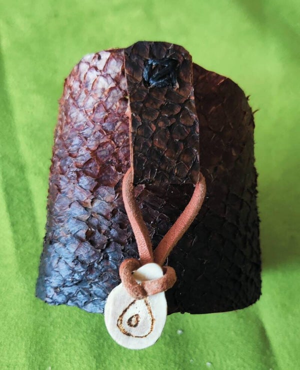Lohen kosketus rannekoru
