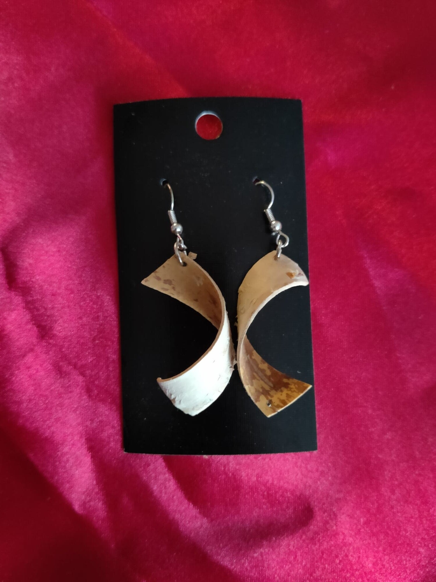 Tuohen muoto korvakorut