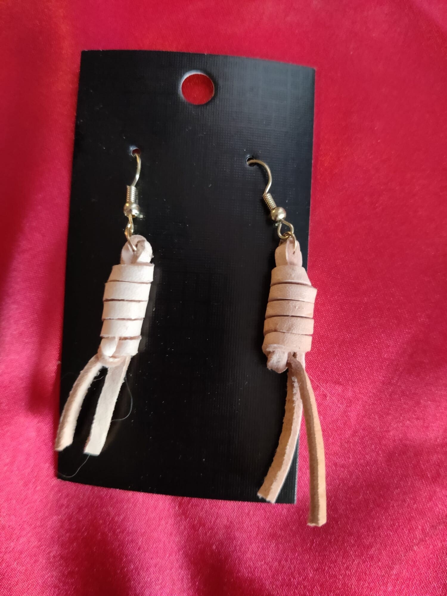 Poro solmuun korvakorut