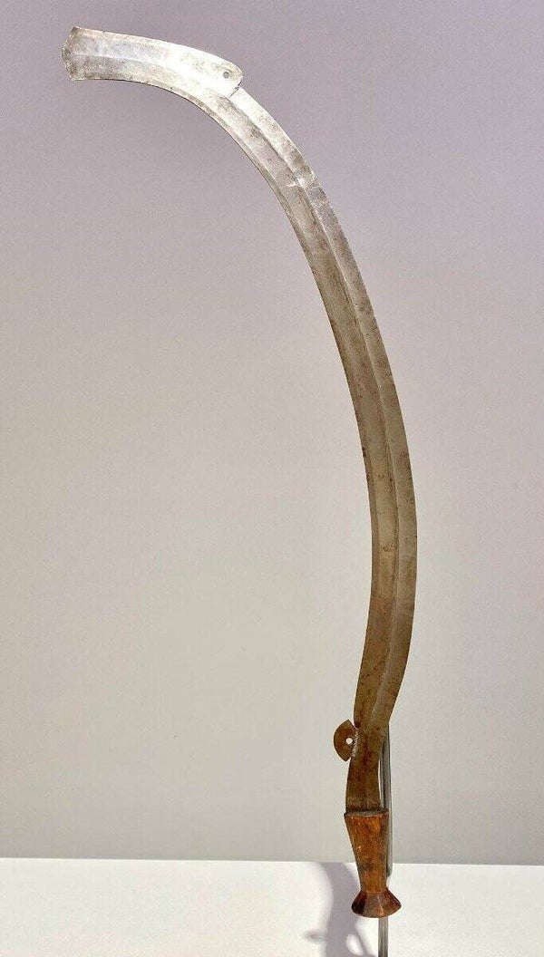 Antique And Exceptional Throwing Knife From The Nzakara Tribe Bandia Zande Boa Congo Africa ca 1880