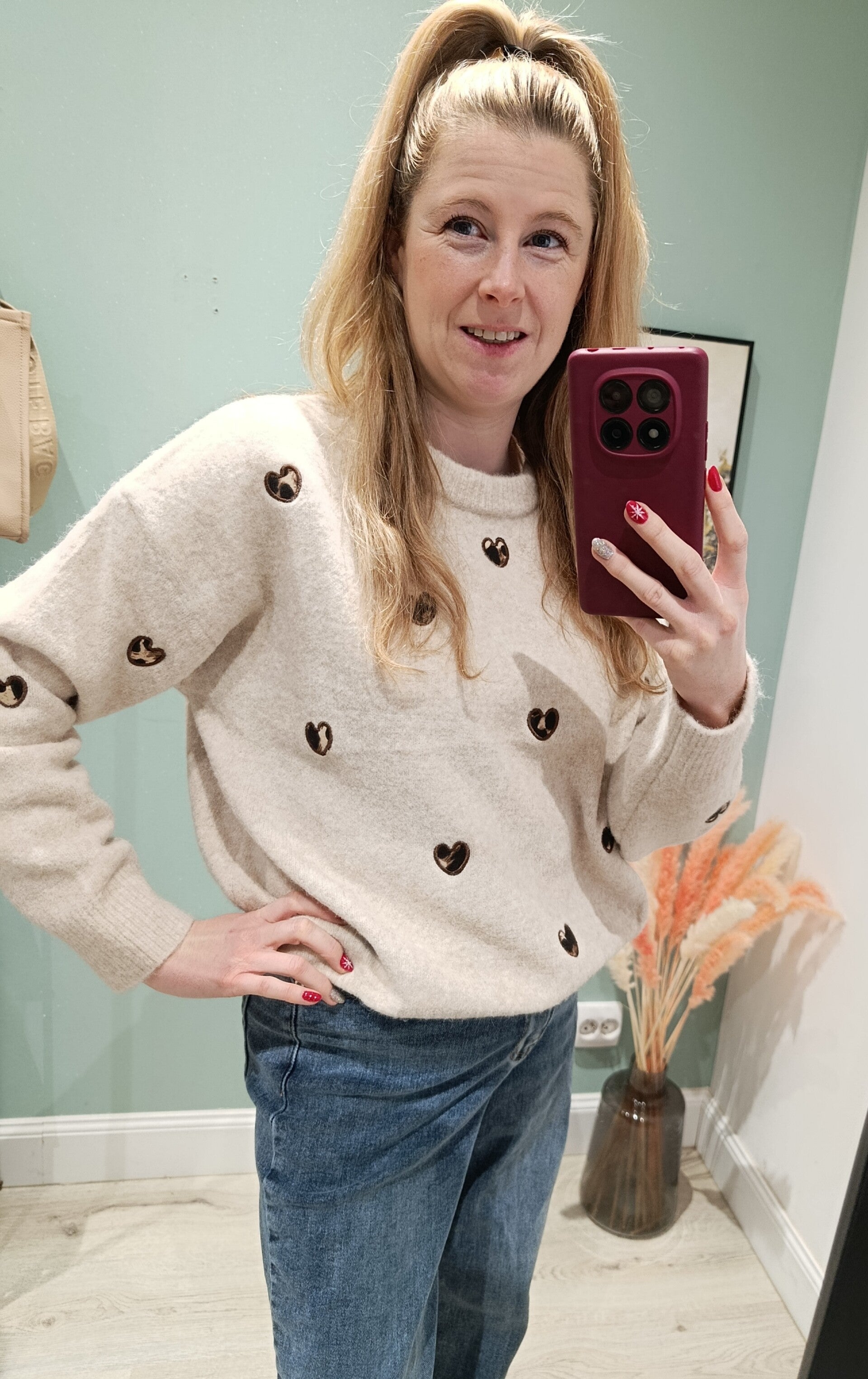 Beige Pull Met Leopard Hartjes