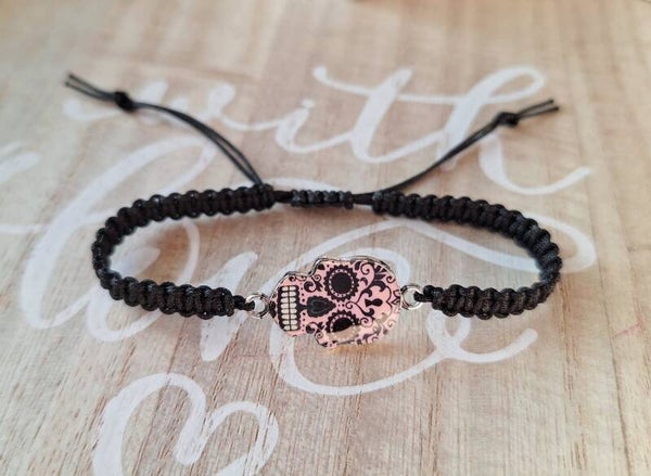 Makramee Armband schwarz, Totenkopf