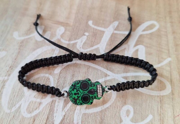 Makramee Armband schwarz, Totenkopf