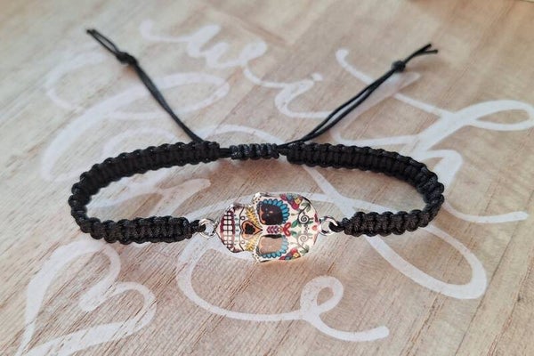 Makramee Armband schwarz, Totenkopf