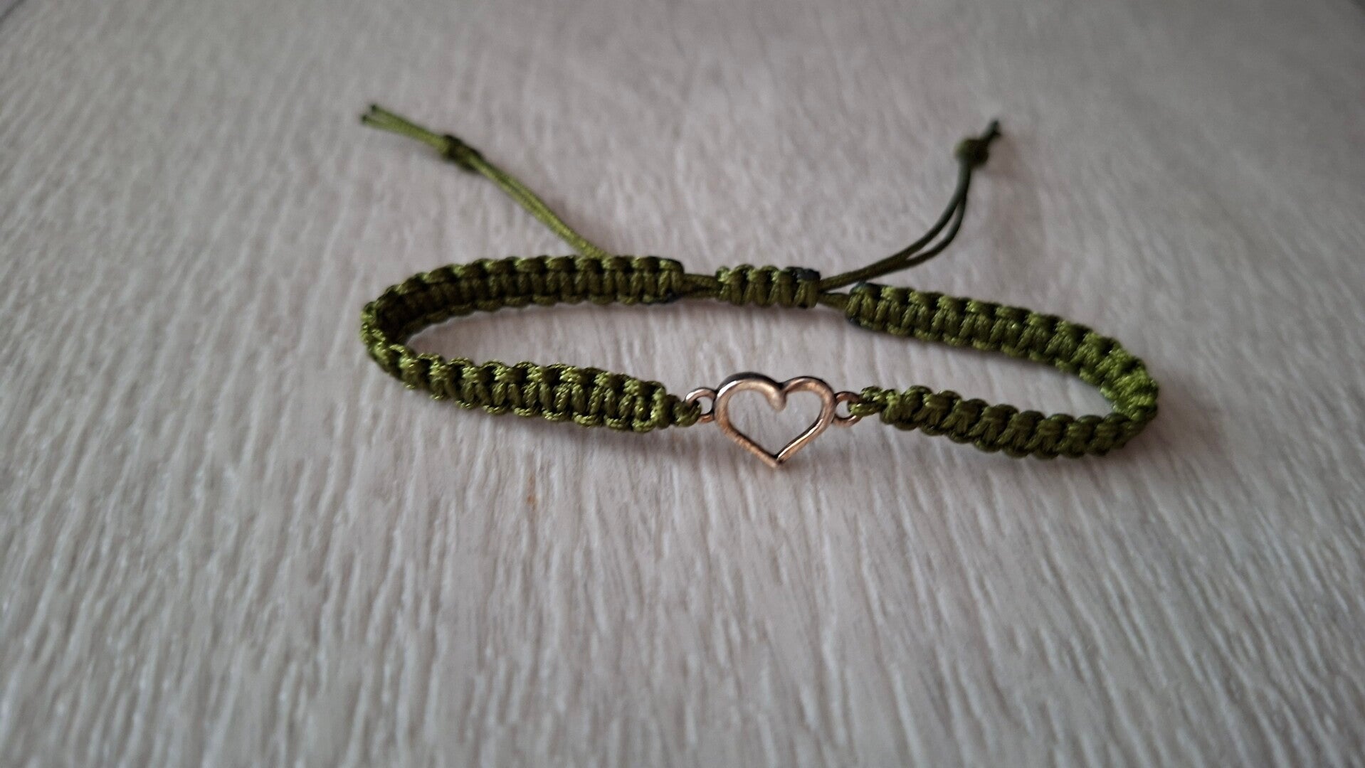 Armband Herz oliv