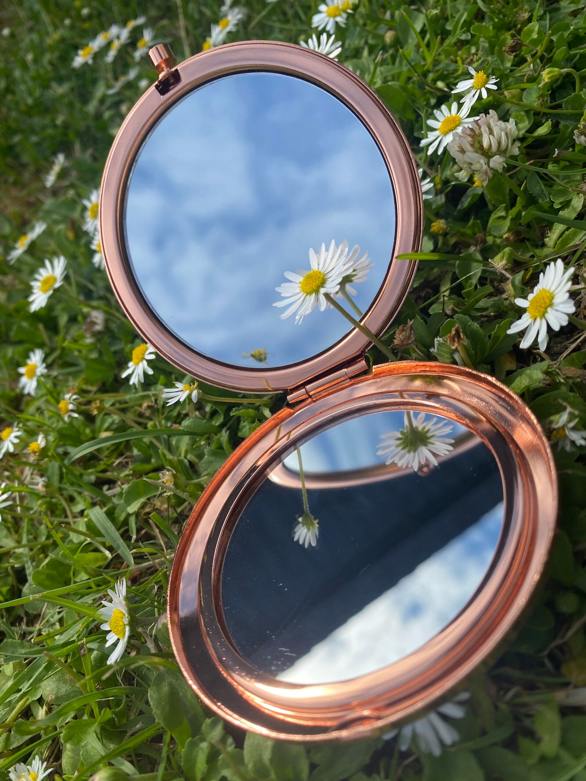 Personalised compact mirror