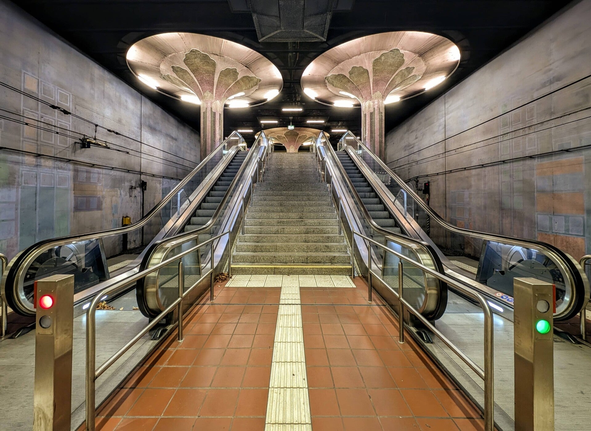 Foto: Roltrap in het metrostation Westend.