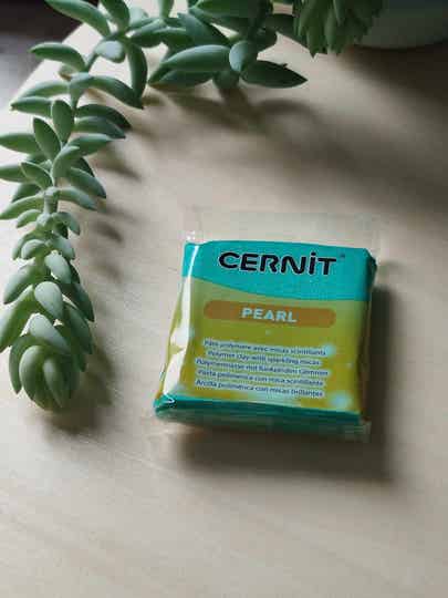 Cernit Pearl Green