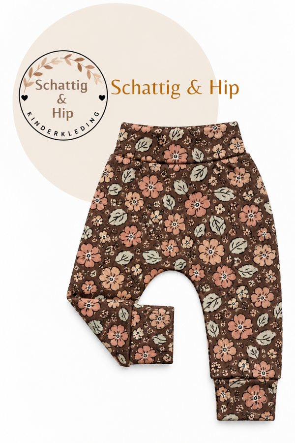 Broekje rib herfstbloemen chocoladebruin