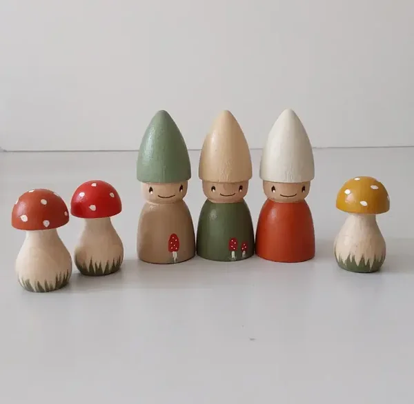 Atelier Nouk | Herfst kabouters & Paddenstoelen - Set van 3 Pegdolls en 3 Paddenstoelen - Herfst set