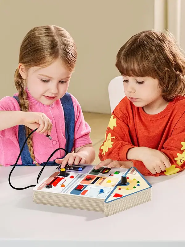 Topbright | Busy Board House STEM - Licht En Schakelaars - Huis meeneembaar