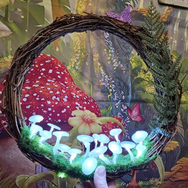 Forest Glow Wreath (2hrs) - Saturday, 30th May - 1pm