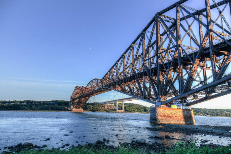 135_pontqc-_2000x1335-standard.jpg