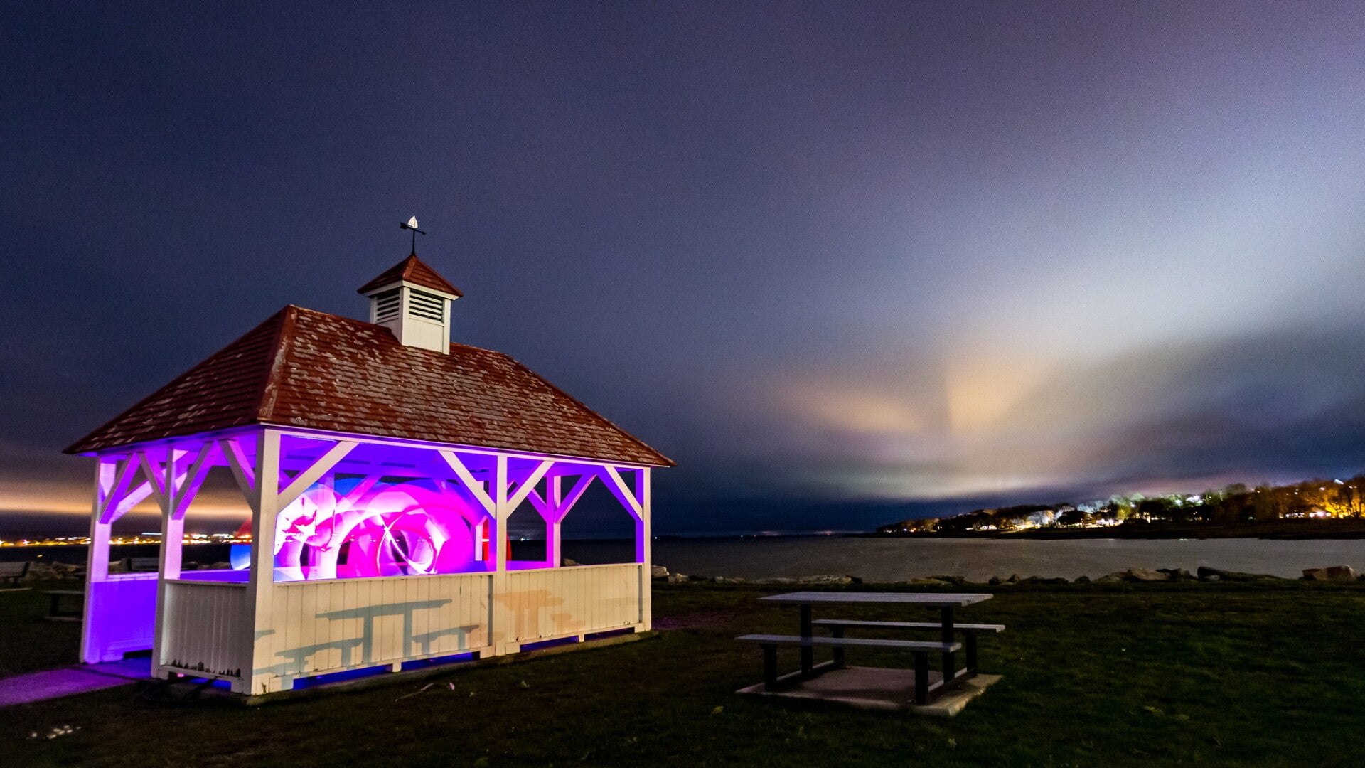1458_lightpainting-on-river-shore42_2016x1134-standard.jpg