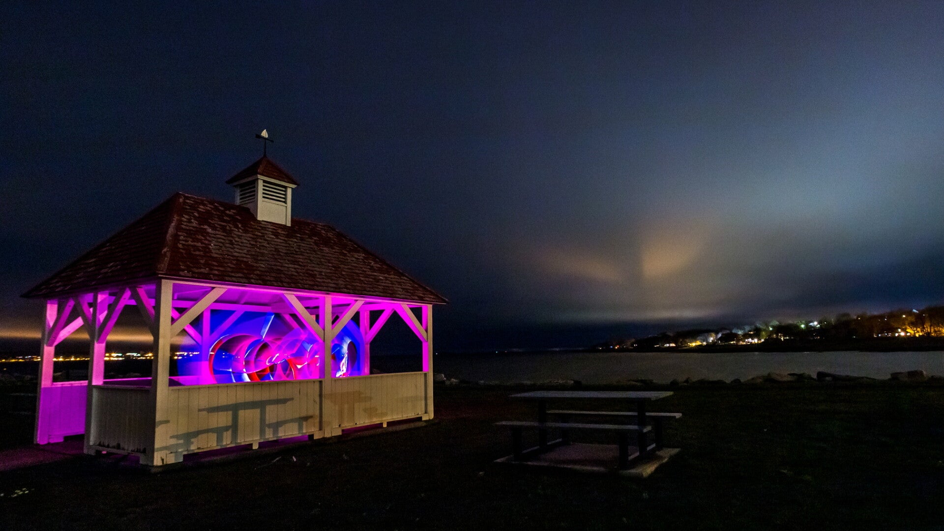 1460_lightpainting-on-river-shore40_2016x1134-standard.jpg