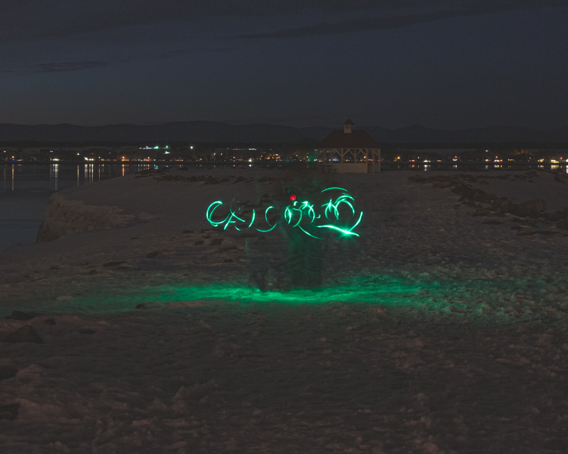1471_lightpainting-on-river-shore39_2000x1600-standard.jpg