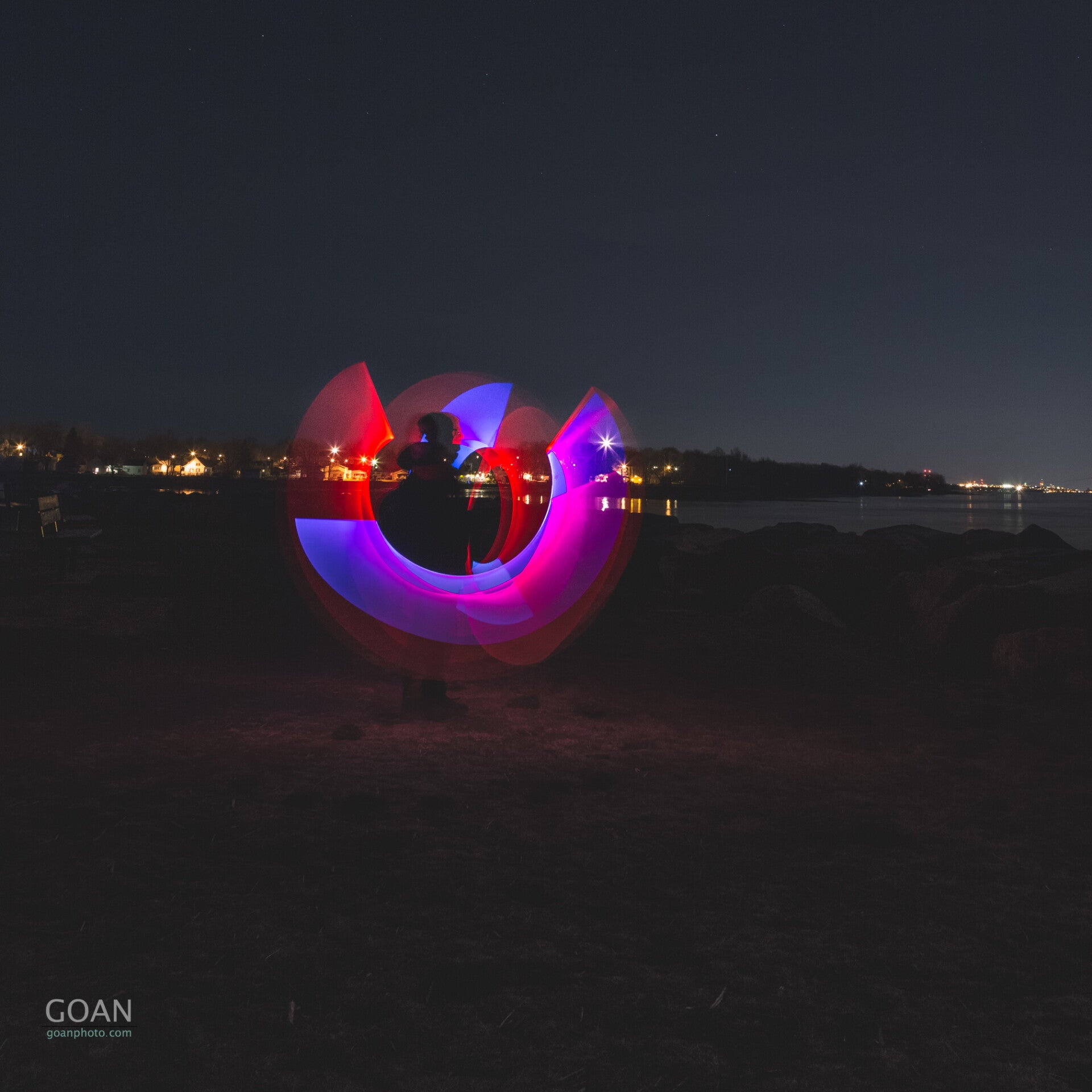 1482_lightpainting-on-river-shore34_2016x2016-standard.jpg