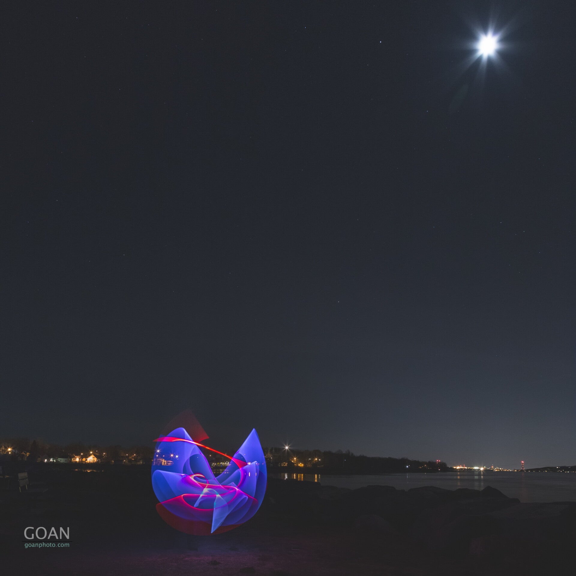 1490_lightpainting-on-river-shore26_2016x2016-standard.jpg