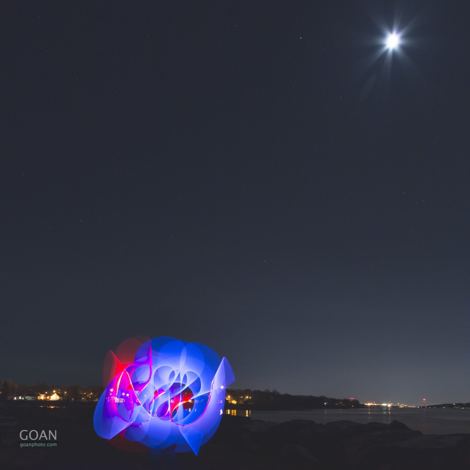 1494_lightpainting-on-river-shore22_2016x2016-standard.jpg