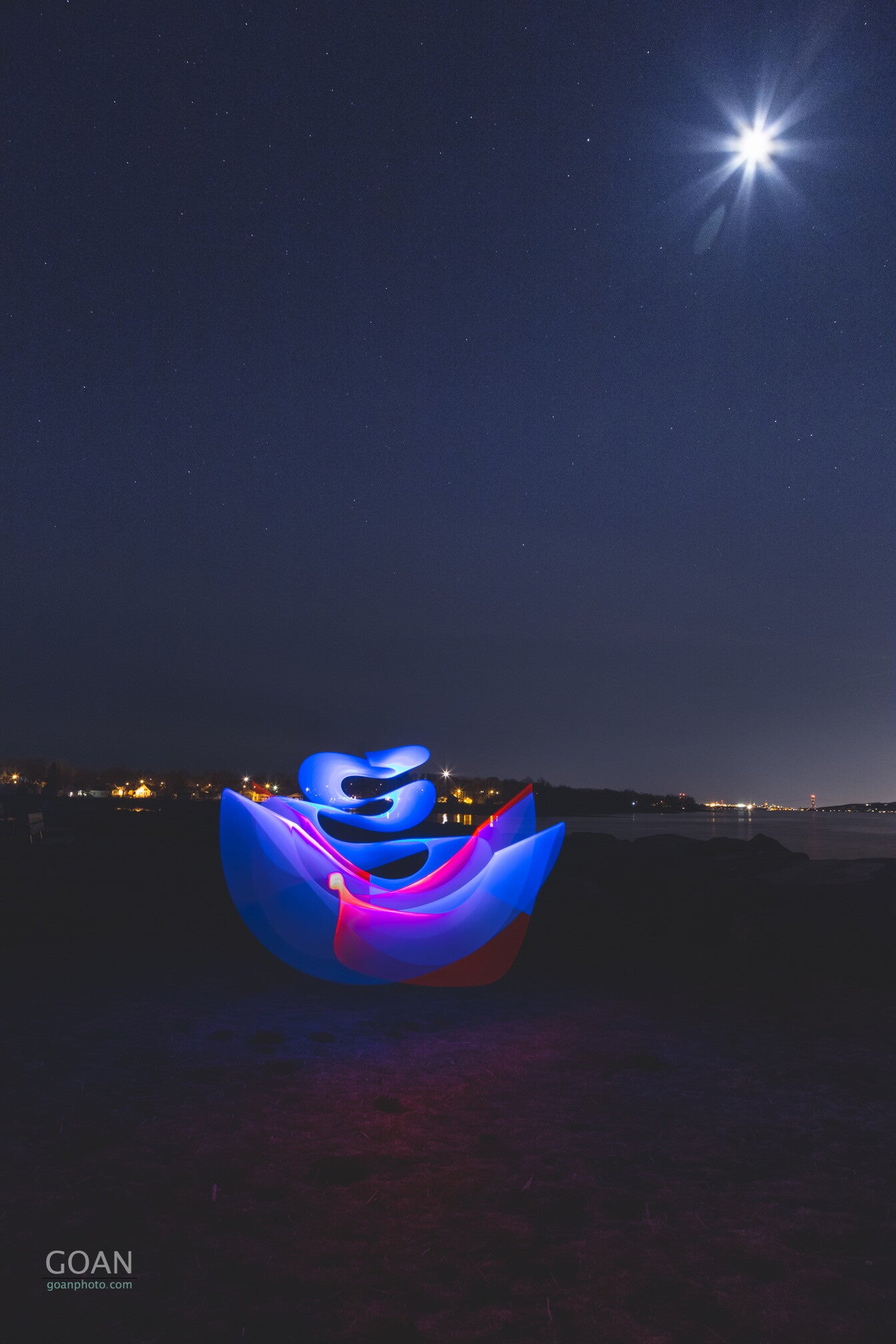 1495_lightpainting-on-river-shore21_1344x2016-standard.jpg