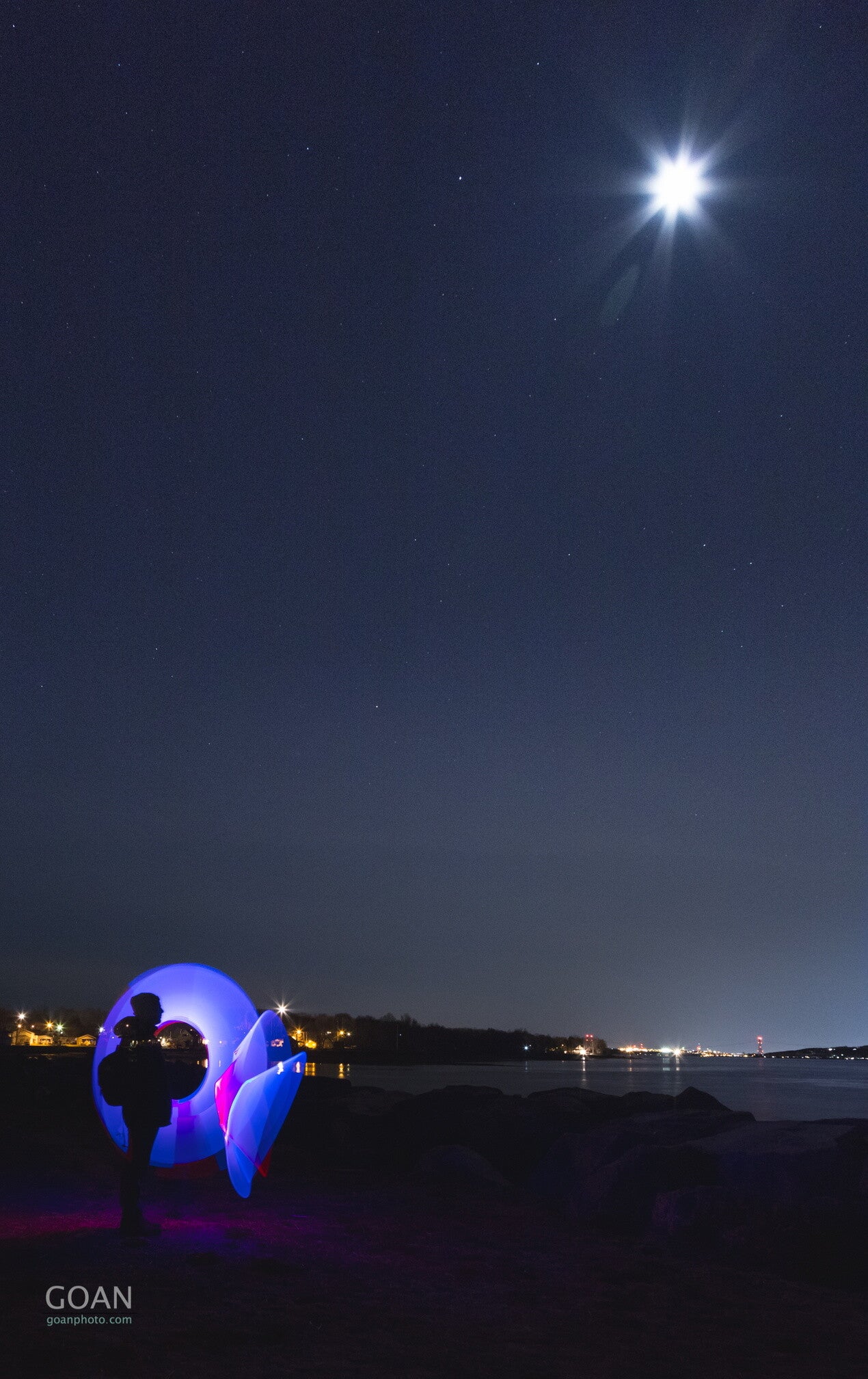 1496_lightpainting-on-river-shore20_1270x2016-standard.jpg