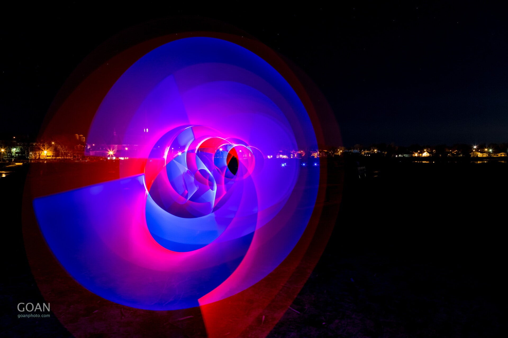 1504_lightpainting-on-river-shore12_2016x1344-standard.jpg