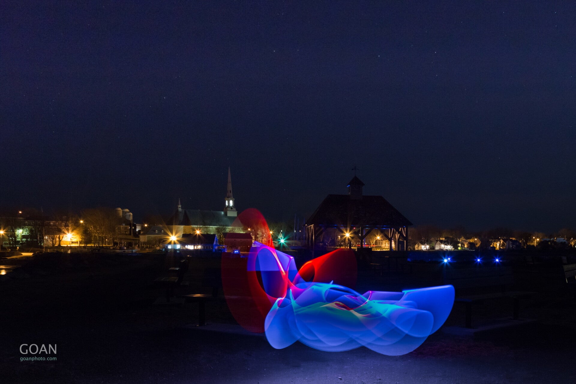 1507_lightpainting-on-river-shore9_2016x1344-standard.jpg