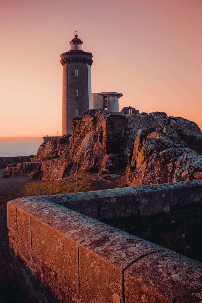 dawn-sunlight_51914945755_l-standard.jpg