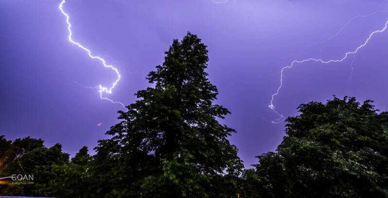 lightnings-in-the-thunder_48137029816_l-standard.jpg
