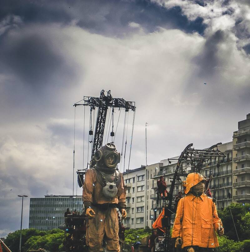 royal-de-luxe-street-theatre-show-of-the-mechanical-giants-in-nantes-2009_51230869681_l-standard.jpg