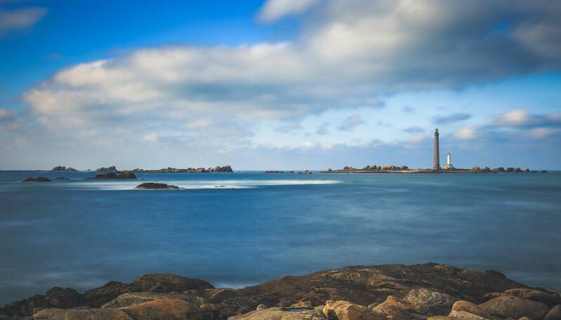 wrach-island-lighthouse_51864076935_l-standard.jpg