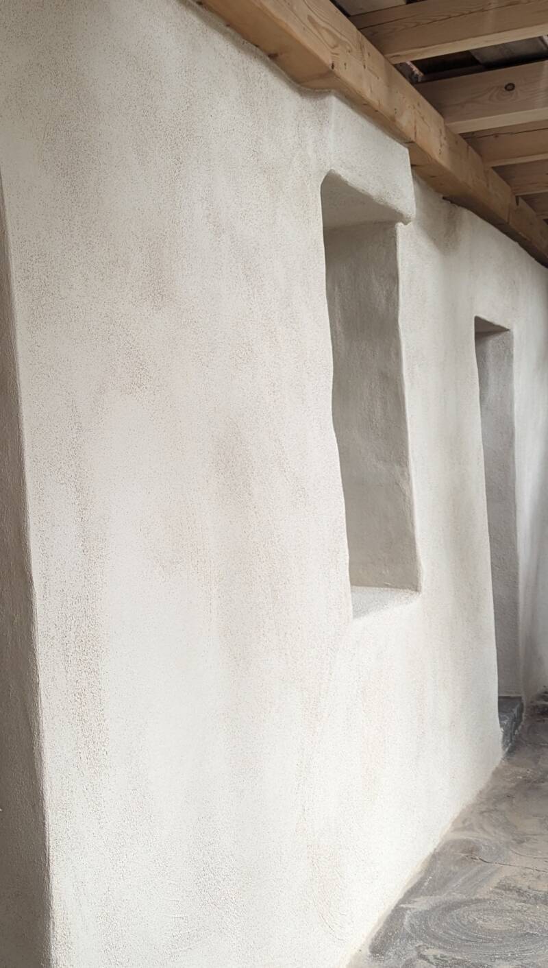 Aussenverputz auf Kalkbasis (Copyright: Jérémy Crucy)