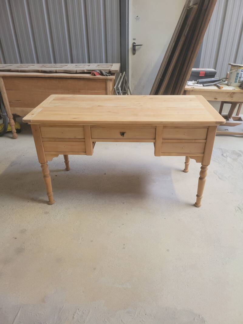 Aérogommage d'un bureau